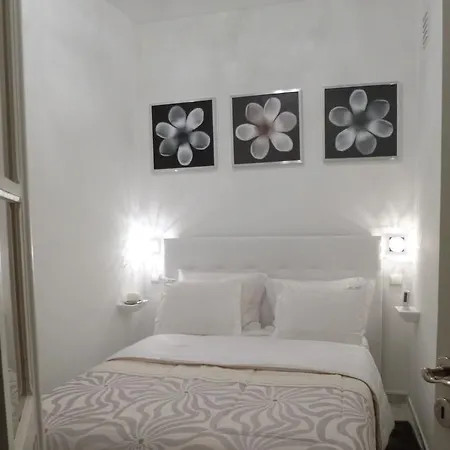 Madragoa House