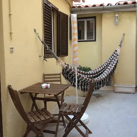 Apartment Madragoa House Lisbon